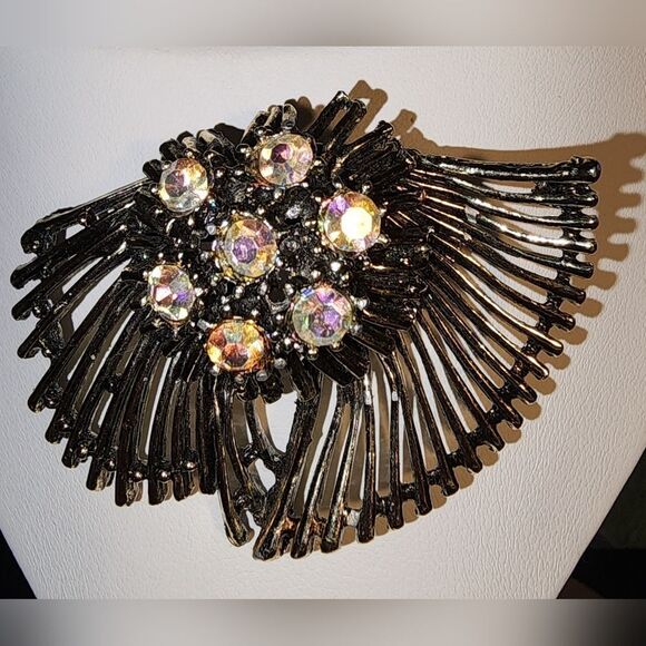 Jewelry - VINTAGE SILVER TONE AURORA BOREALIS RHINESTONES BROOCH/PIN ART DECO